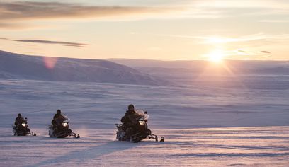 Snowmobile tour